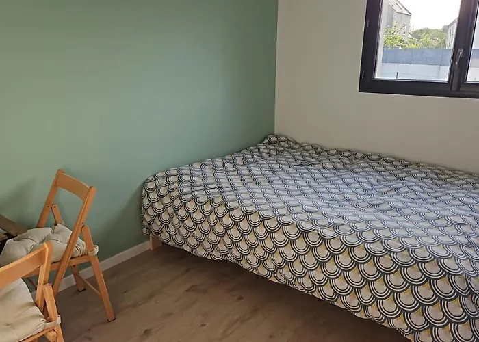 Chambre privée 350 m de la mer et proche et gr34 avec coin repas et micro onde